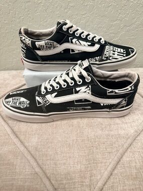 Vans Black & White 'Off The Wall' Logo Old Skool Sneakers
